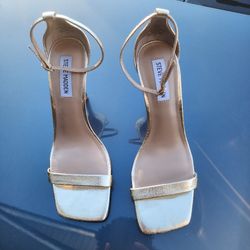 Shaye Ankle Strap Sandal
STEVE MADDEN