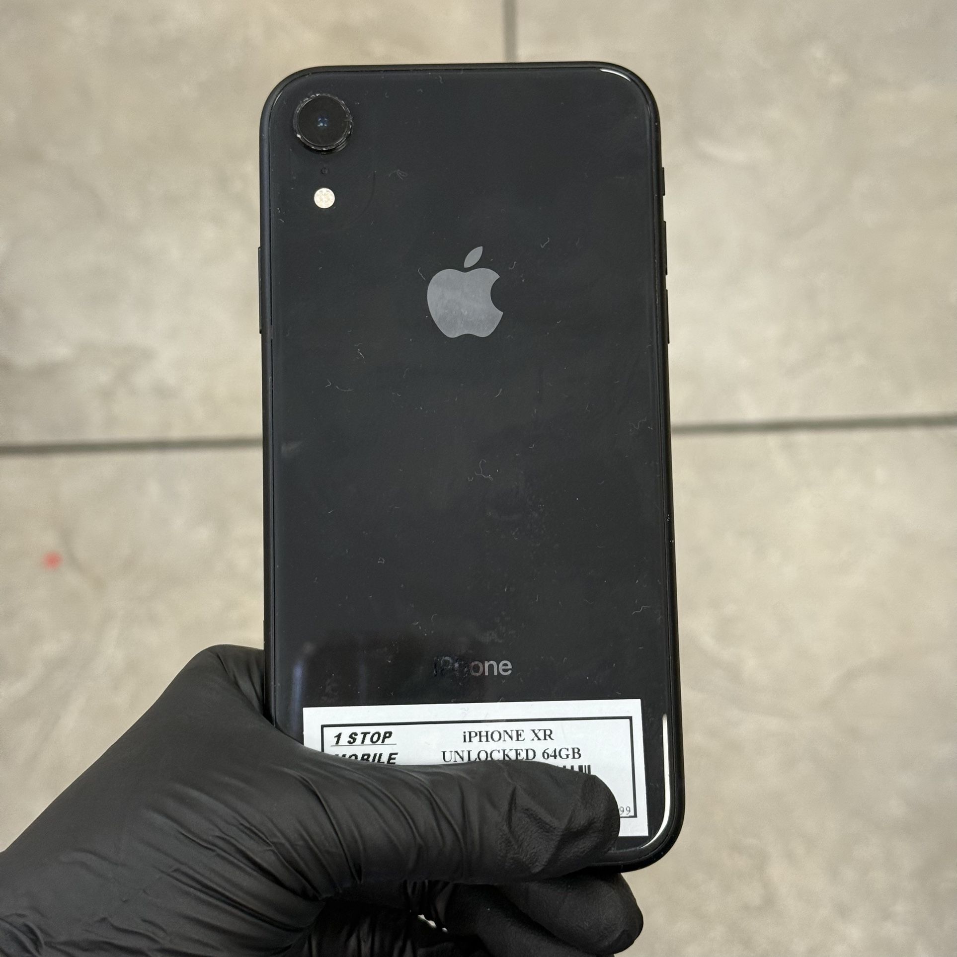 IPHONE XR UNLOCKED 64GB