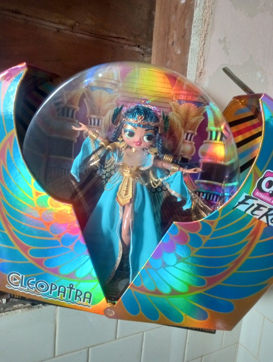 LOL SURPRISE OMG FIERCE CLEOPATRA DOLL