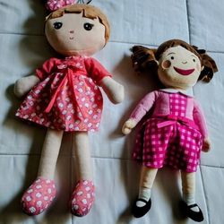 2 Dolls
