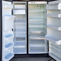 🆓 FREE — Frigidaire Side-by-Side Refrigerator (25.5 Cu Ft) - FREE