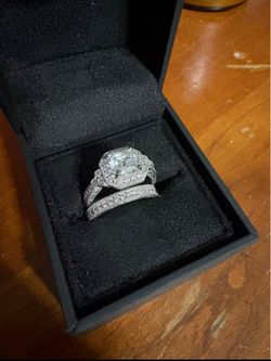 Diamonique 2.5cttw 2pc ring set