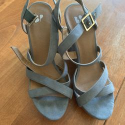 BP High wedge Size 6 1/2