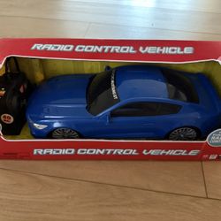 2015 Official licensed Ford Mustang GT Radio Control Vehicle 27/49 MHz - New In Box