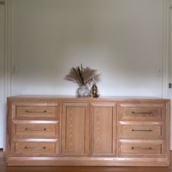 Natural Oak Thomasville Dresser