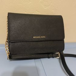 Black Michael Kors Purse / Handbag With Gold Detailing