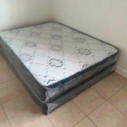QUEEN SIZE MATTRESS WITH BOX SPRING SET 