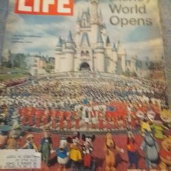 LIFE MAGAZINE, OCTOBER 15, 1971 (DISNEY WORLD OPENS) 1971
