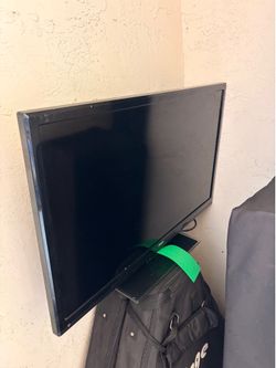 RCA 32" Flat Screen TV – $30