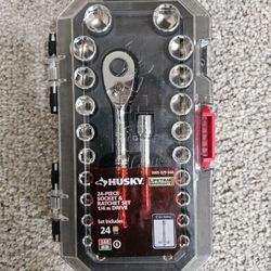 Socket And  Ratchet Set 1/4 Drive 