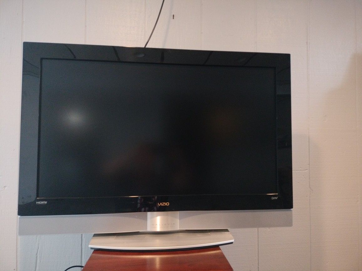 Vizio 42" LCD TV