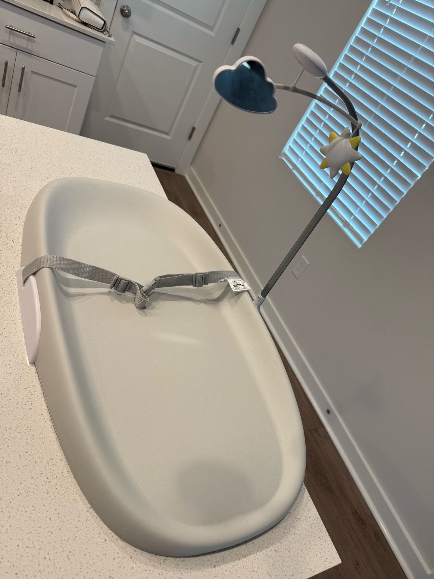 Skip hop changing table