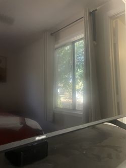 55” Hisense TV + remote