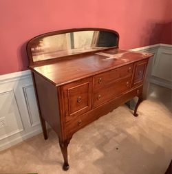 Buffet with mirror