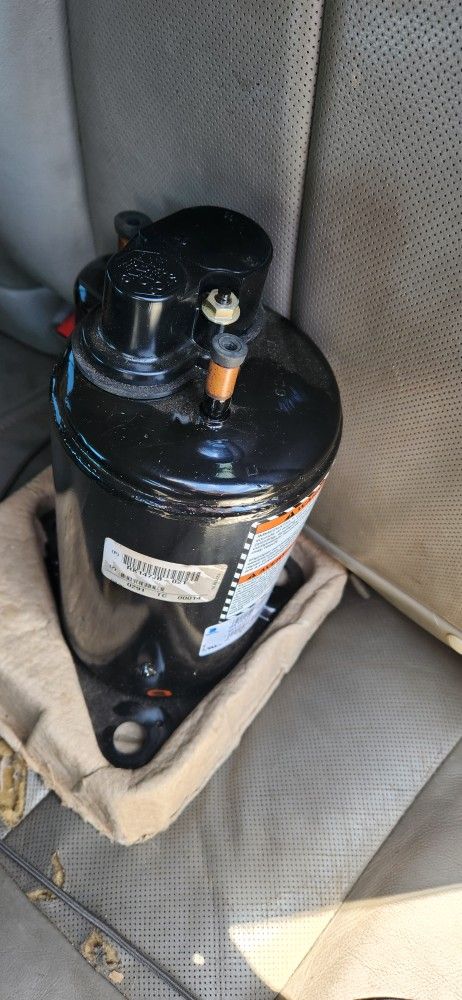 Tecumseh Rotary Compressor R22 1HP 11,700BTU RKA5512EXV