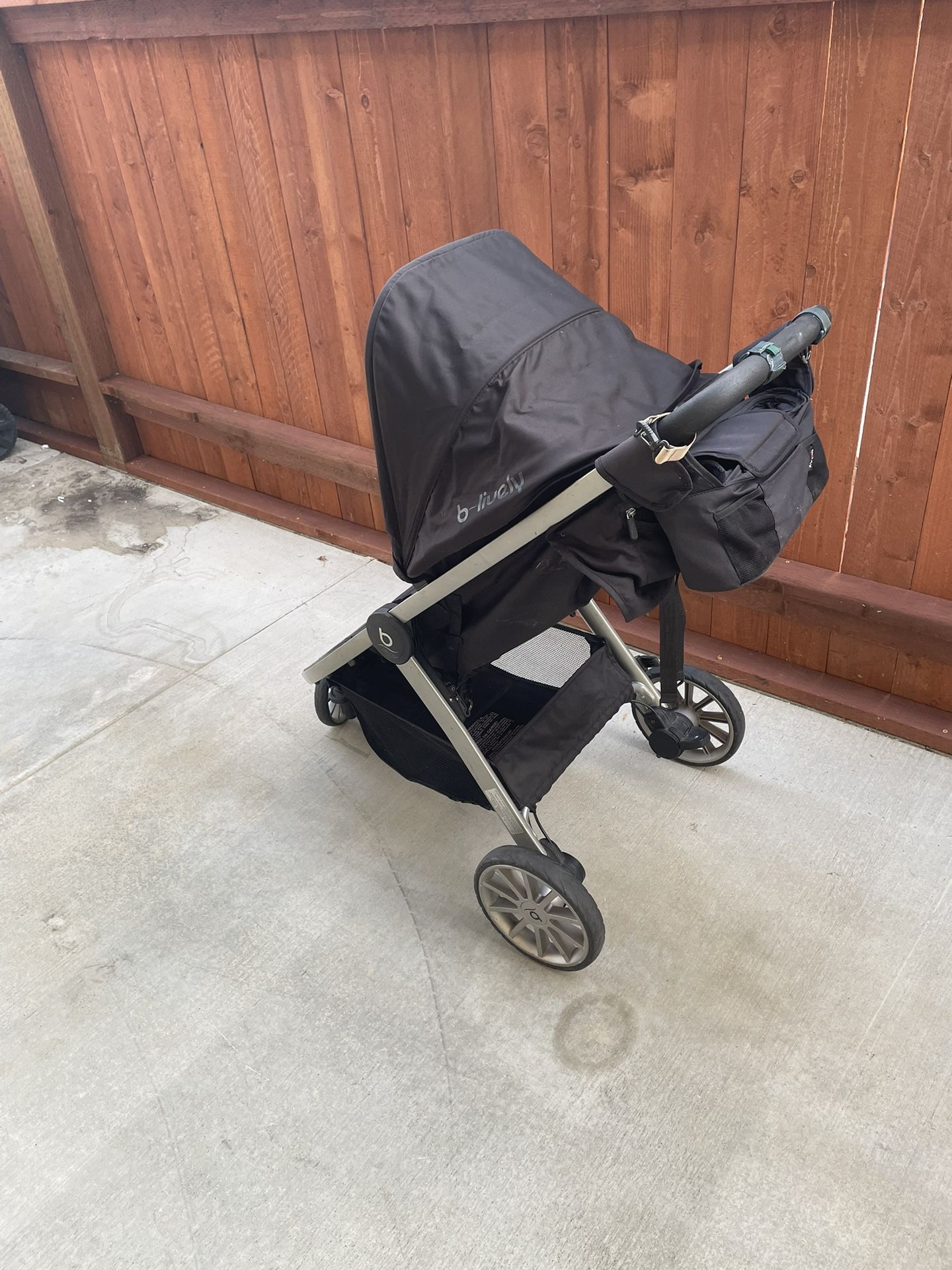 B Lively Stroller