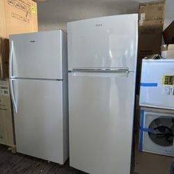 Whirlpool 17.6 cu. ft. Top Freezer Refrigerator in White / Scratch And Dent 