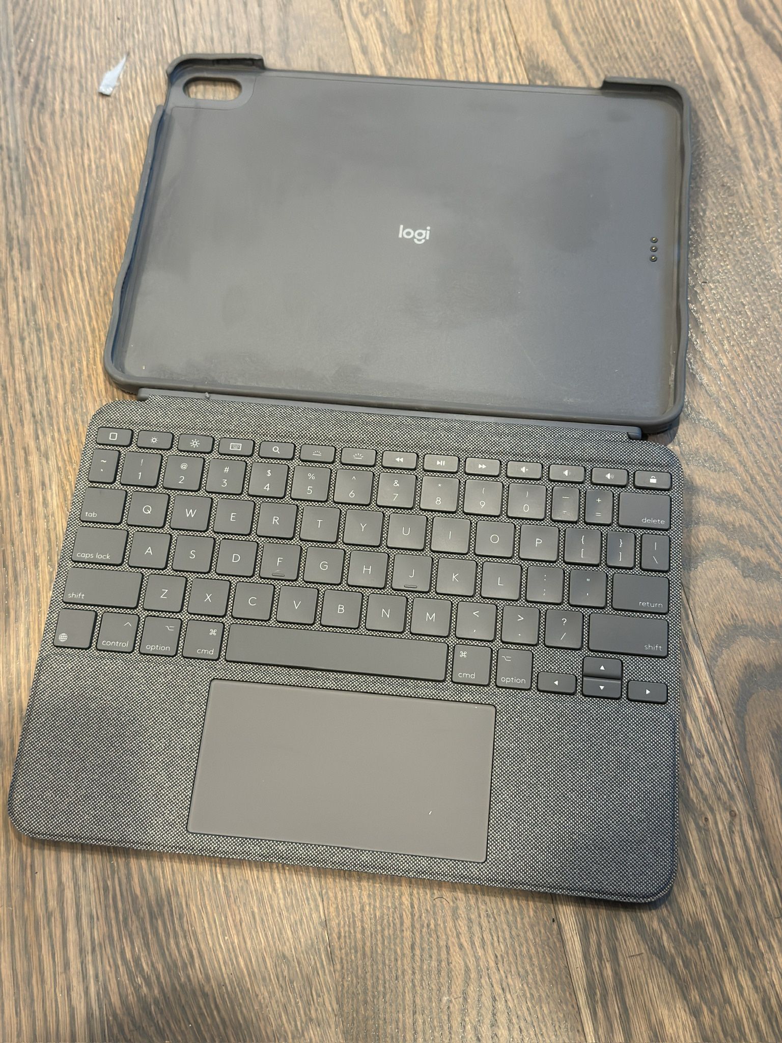 Logitech Combo Touch For Ipad Air
