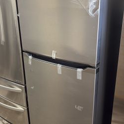 Frigidaire Topmount Refrigerator