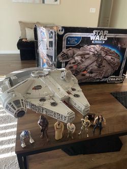 Star Wars Millennium Falcon with Figures and Box