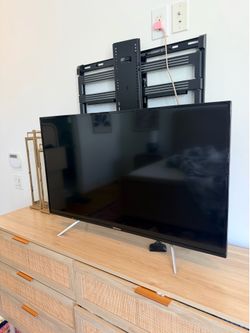 Roku Smart TV - Great Condition