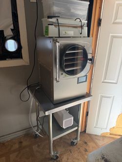Harvest Right Freeze Dryer/ oil free pump