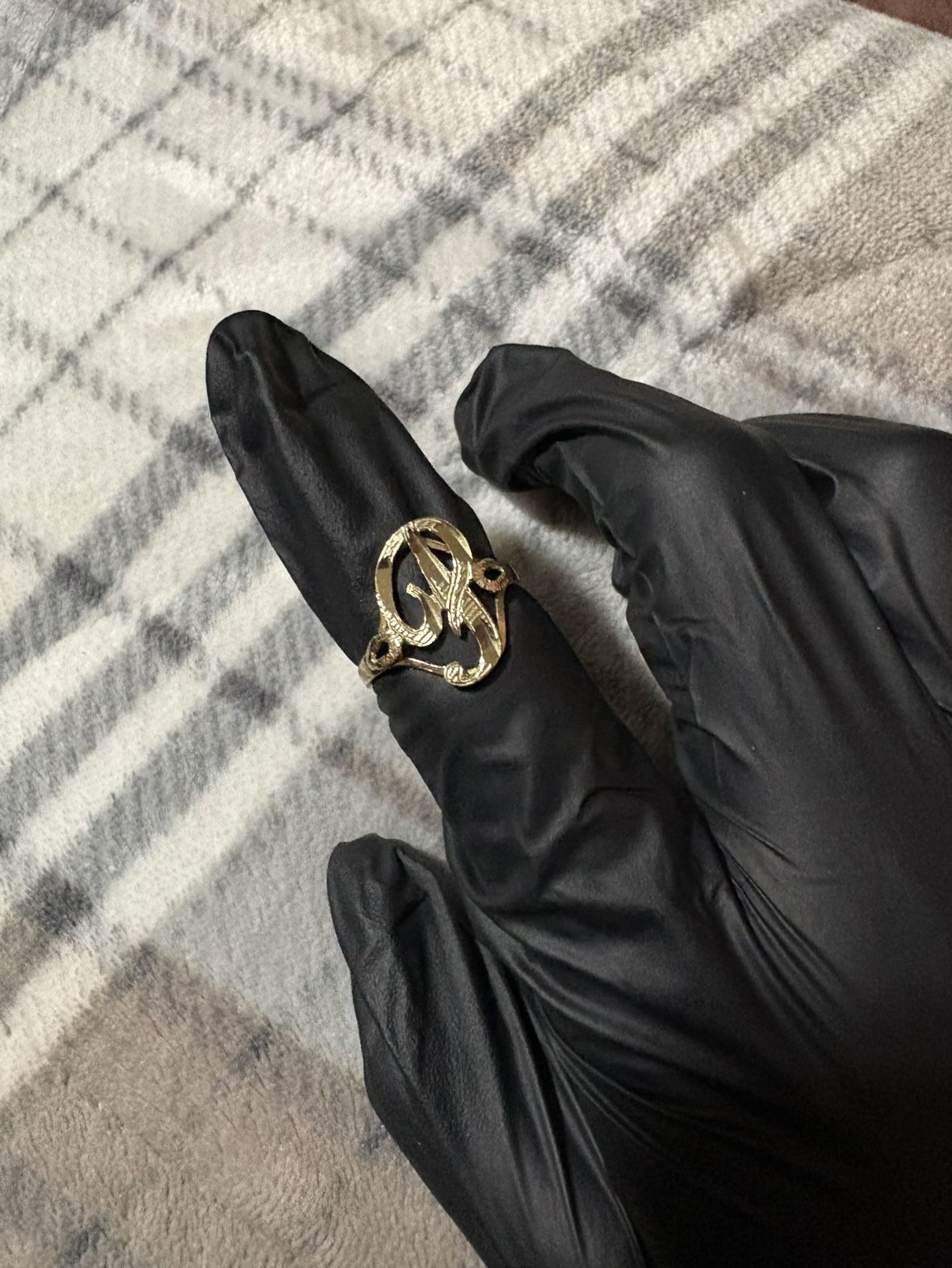 Gold 10k ‘P’ ring