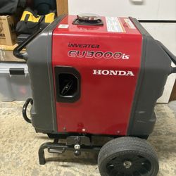 Honda EU300Ois Inverter Generator 