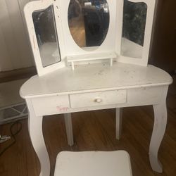 Free Kid Vanity