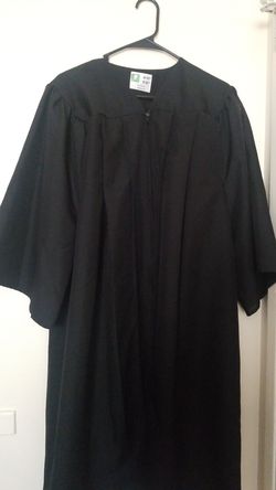 Graduation gown 4'11, 5'0