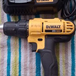 Dewalt 1/2 Drill Driver With Battery And Charger 