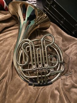 Holton 379 Professional double french horn and accessories
