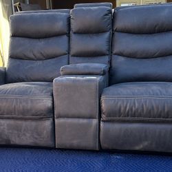 Gray reclining Loveseat W/ Center console 