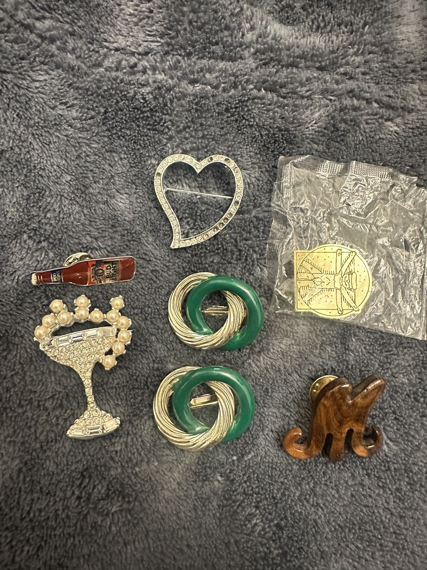 Brooch for all occasion