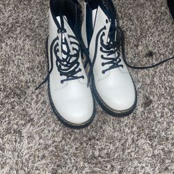 Dr martin Shoes/boots Grade School Size