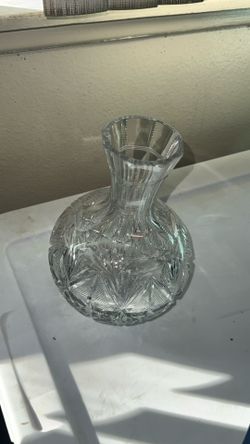 Crystal glass vase