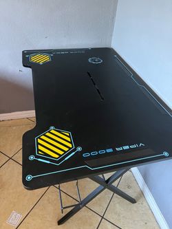 Gaming desk