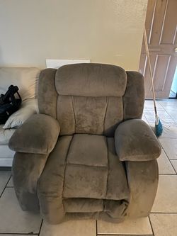 Recliner couch