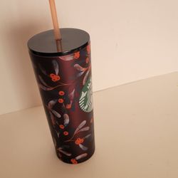 Starbucks Holiday 2020 Mistletoe & Berries Stainless Steel Tumbler 24oz 
W/ Lid. Practically new, the label is still on  the bottom (part of the 
labe