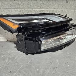 Nissan Rogue OEM LED Right Headlight 