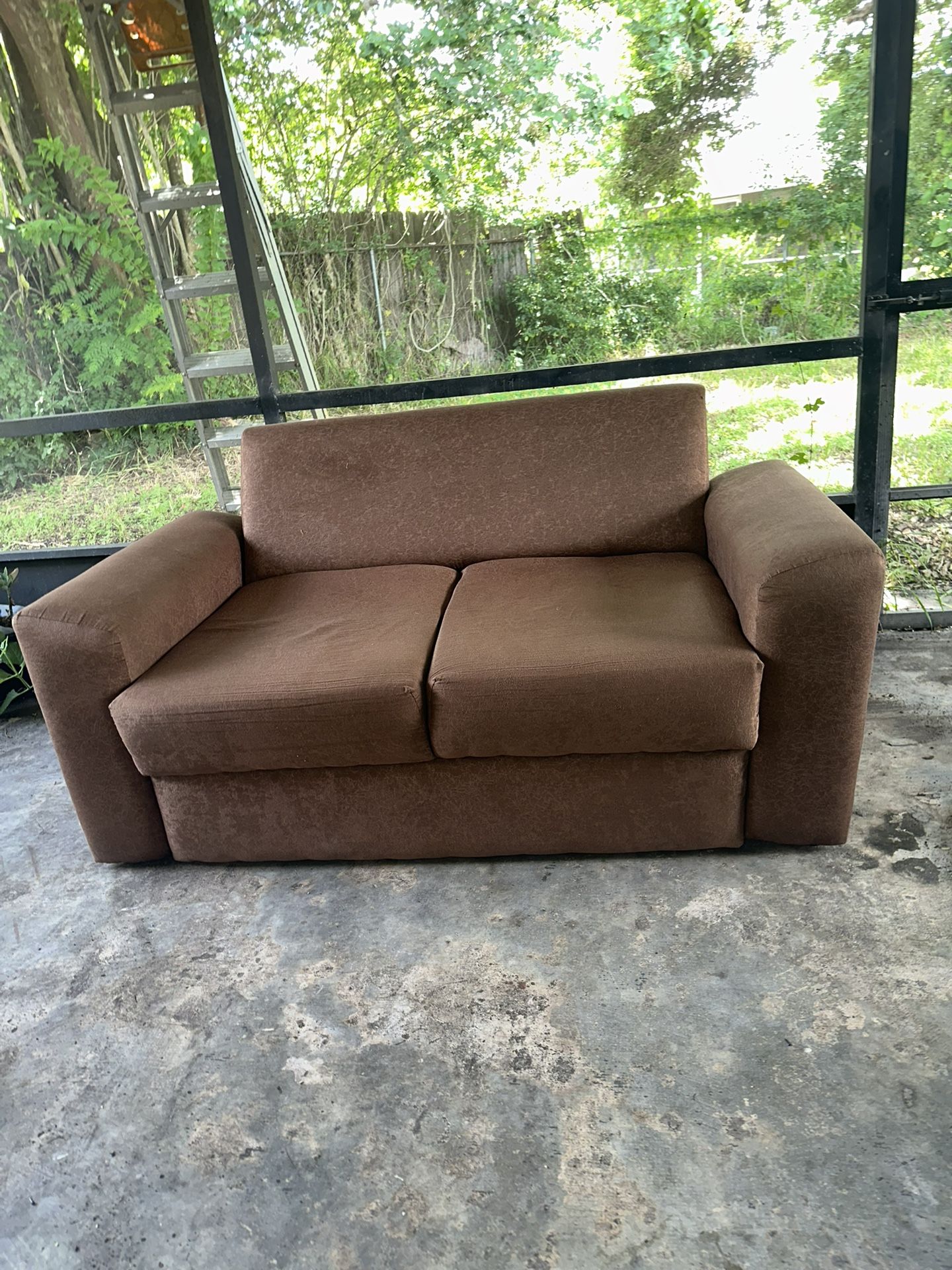 🛋 Matching Loveseat Set – Clean & Comfortable – $120 OBO