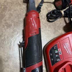 Milwaukee M12 Fuel Ratchet Wrench 