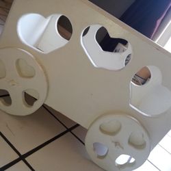 Wooden Heart Cutout Wagon 