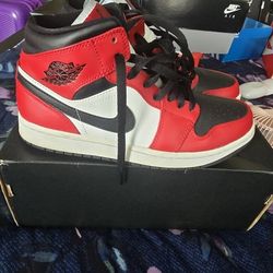 Air Jordan 1 Mid