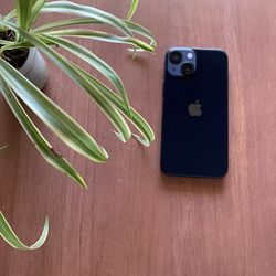 iPhone 13 mini (256gb ) Good Battery - Unlocked Black Color