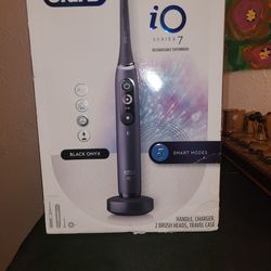 Rechargeable series 7 toothbrush