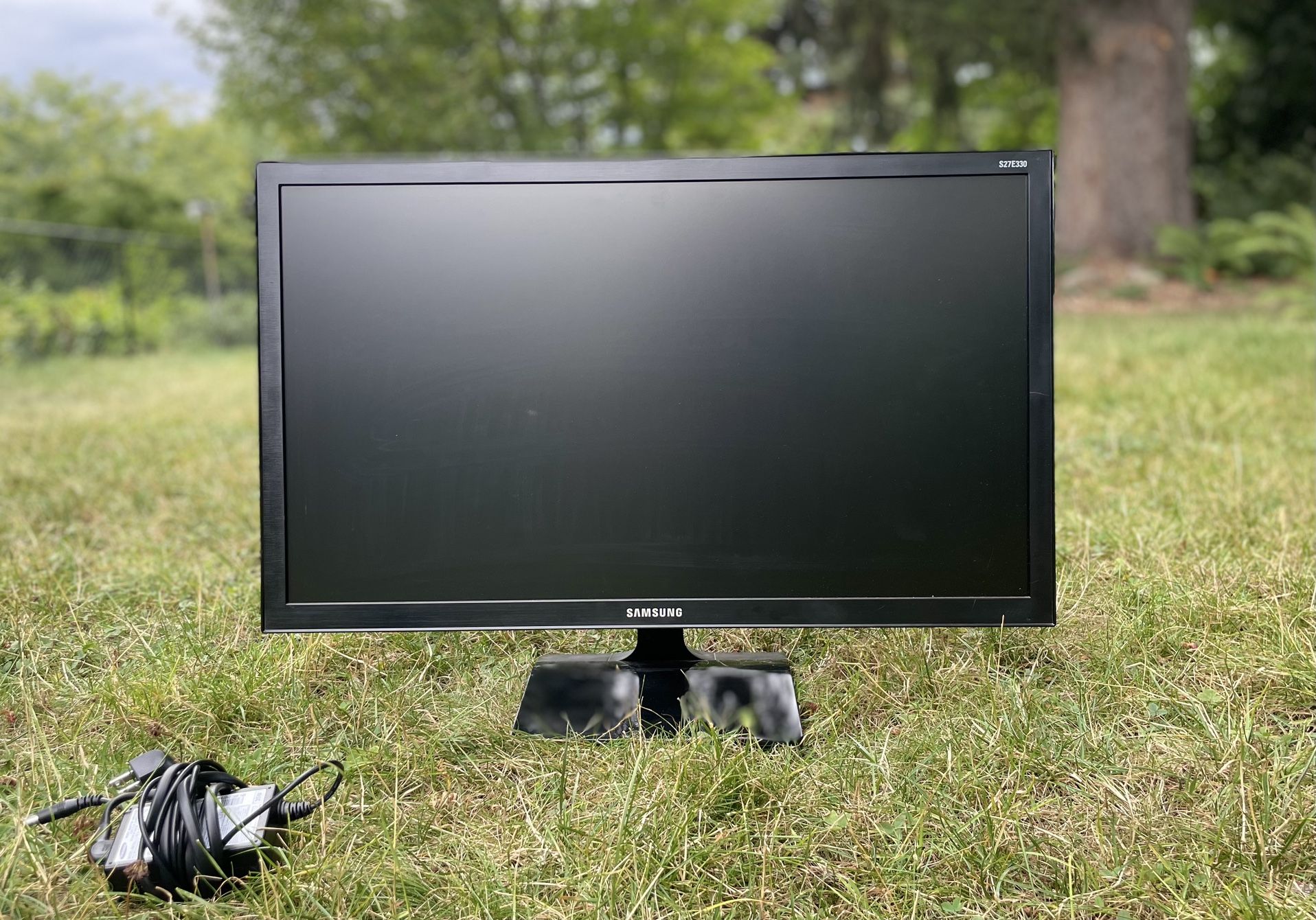 Samsung SE330 Series 27-Inch FHD Monitor (S27E330)