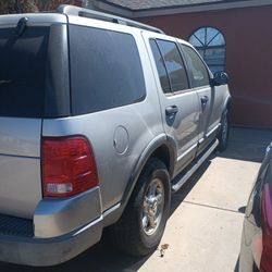 2003 Ford Explorer 