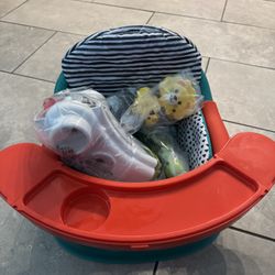 Baby Grow With Me Seat, Tray and Toy