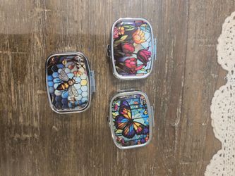 Small pill box